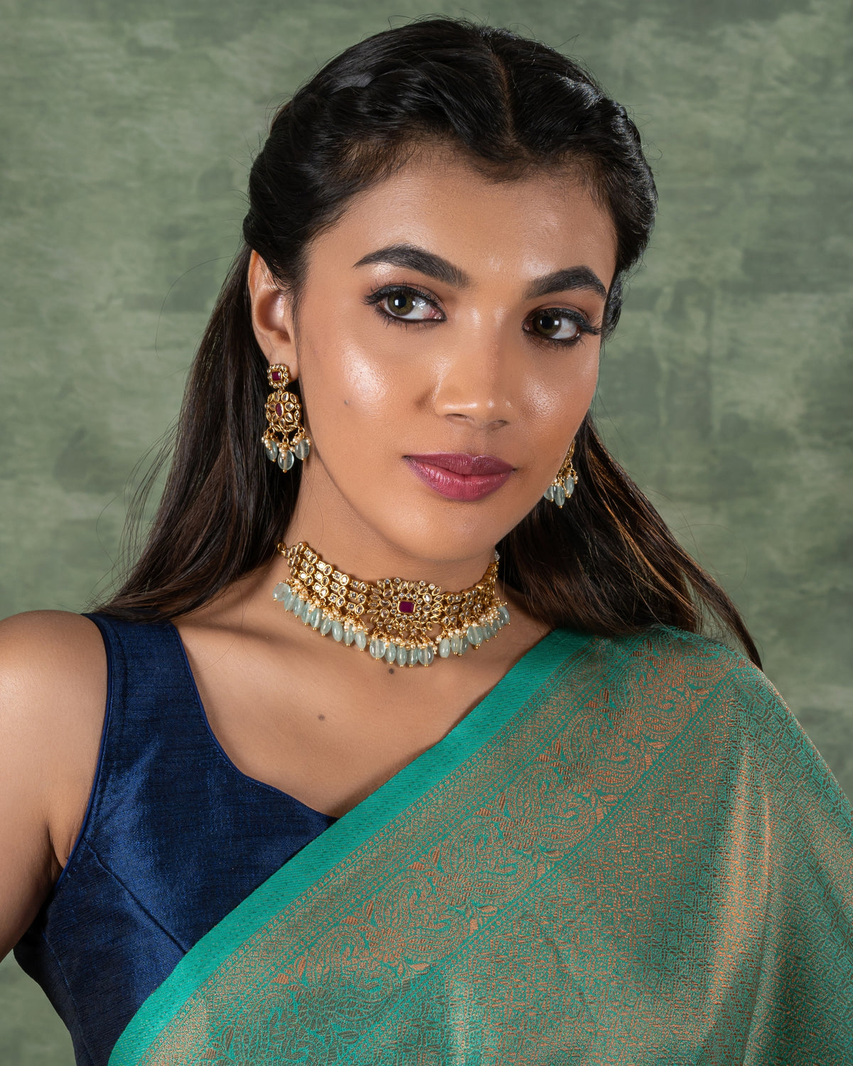 Amira | Choker Necklace Set With Kemp Stone and Blue Beads