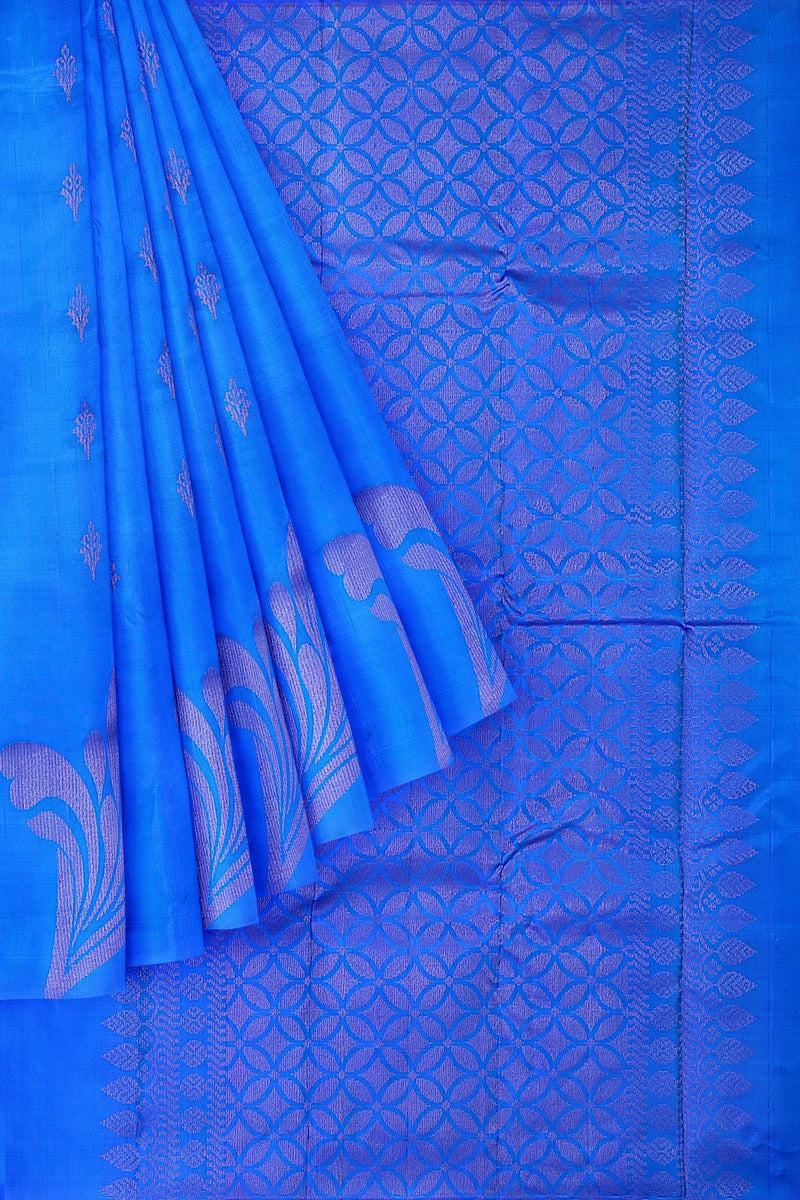 An elegant Kanchivaram handloom saree with the body & pallu in dark blue color with floral motifs in neem zari.